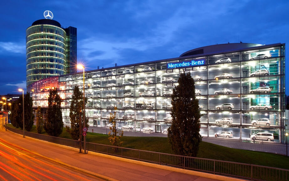 Refurbishment of Mercedes Car Dealership Munich